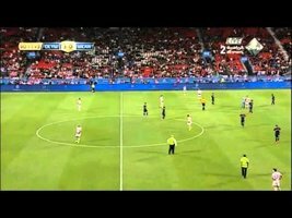 Adepto invade relvado e tira selfie com El Shaarawy (Vídeo)